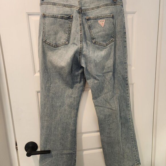 GUESS high-rise straight jean in light blue - size 28 - Picture 5 of 7